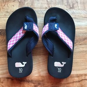 Vineyard Vines Flip Flops. Size 10. 🐳🐳🐳